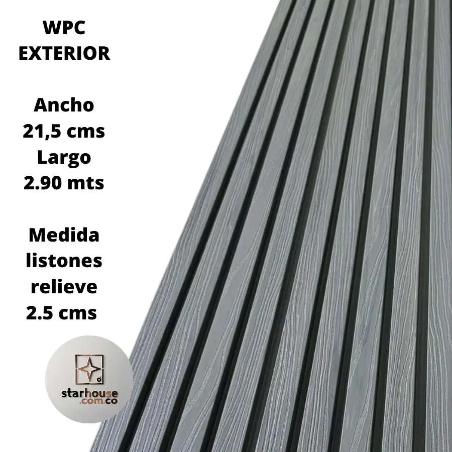 Panel WPC exterior instalado en fachada residencial Colombia