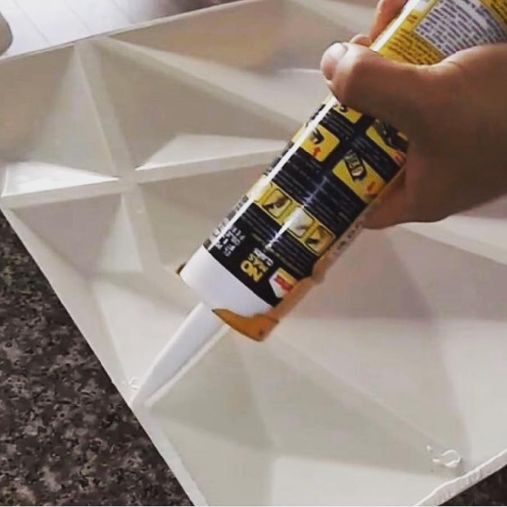 Con Qué Se Pega El Panel 3D