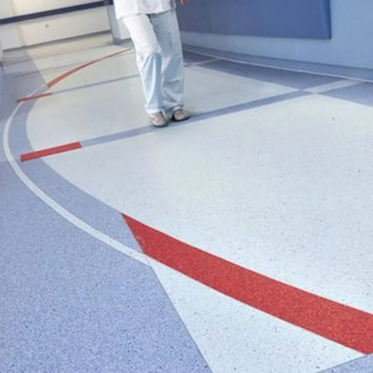 Piso vinílico comercial Mipolam Ambiance azul de alto desempeño StarHouse