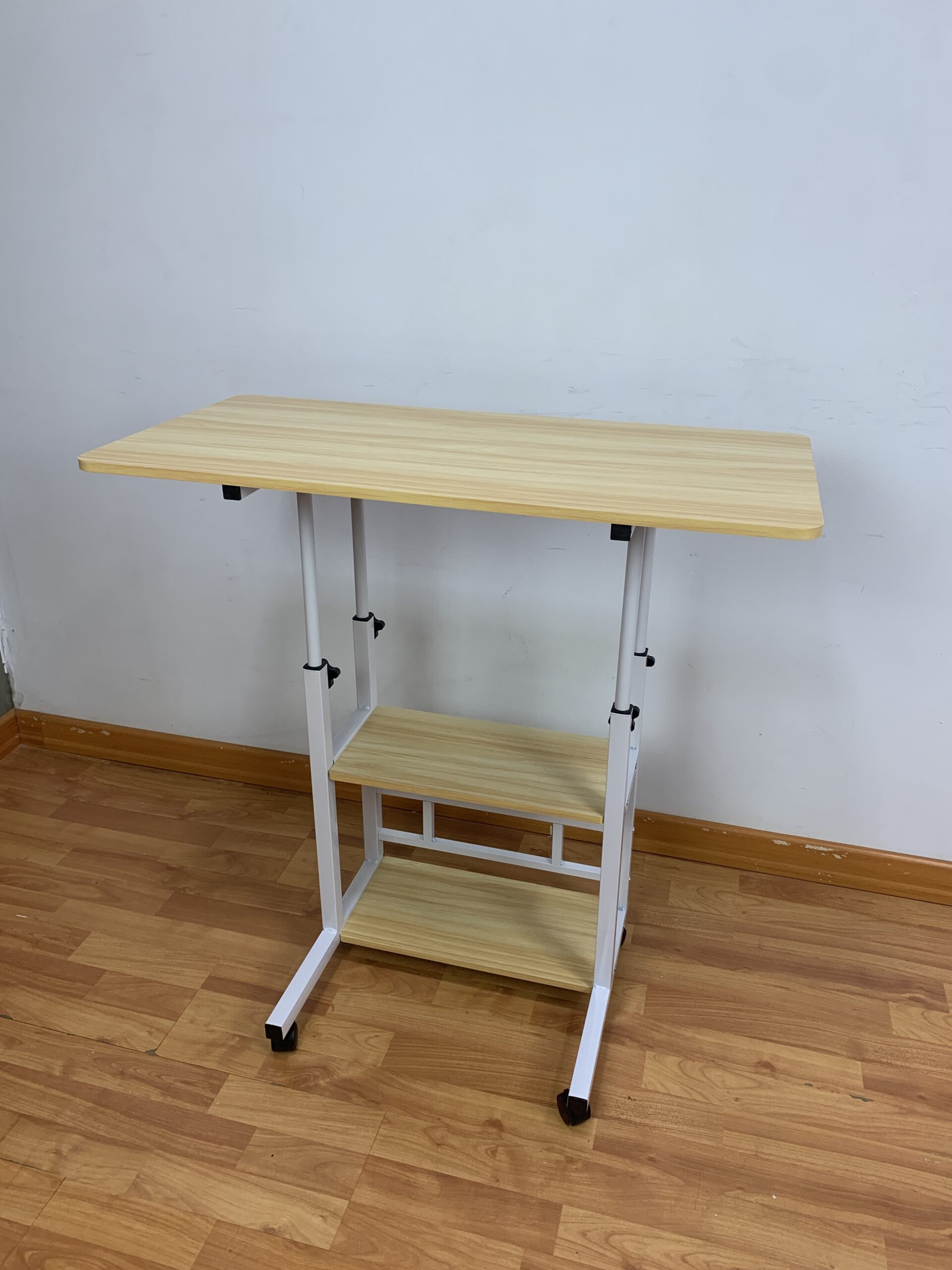 Escritorio plegable y altura regulable - Imagen 4