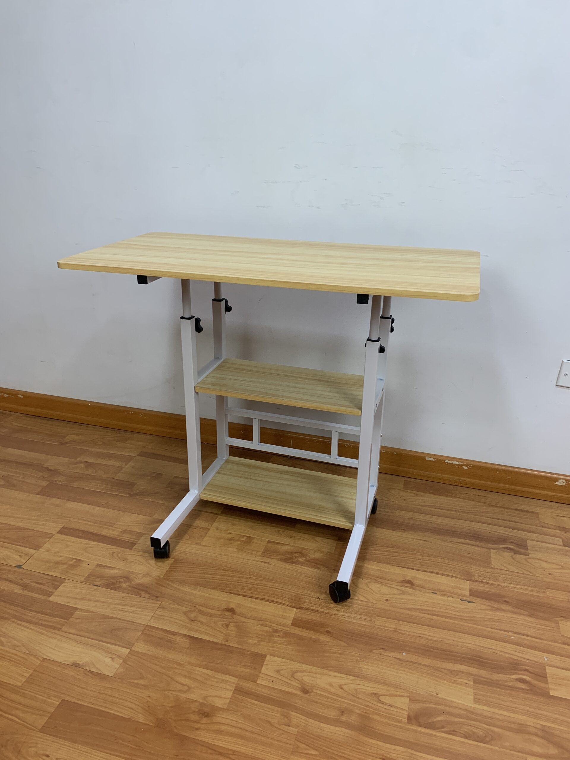Escritorio plegable y altura regulable - Imagen 3