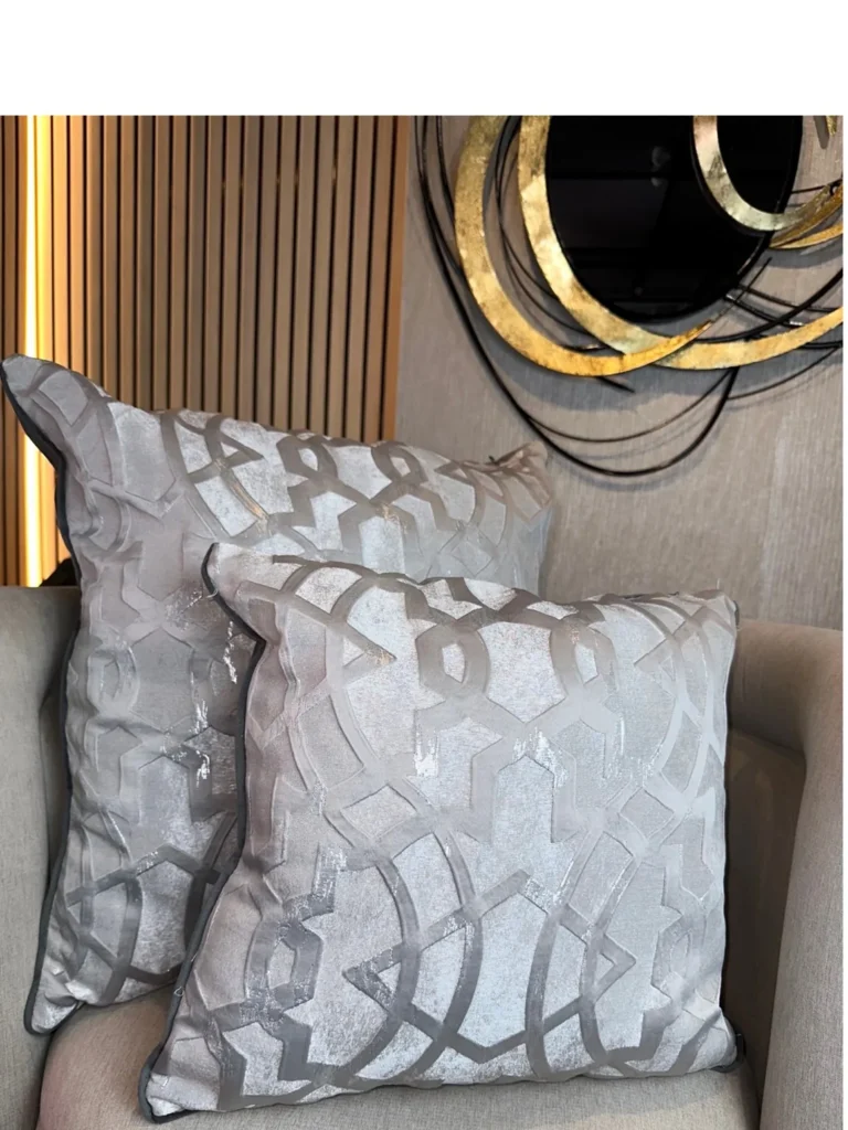 COJÍN DECORATIVO – CM4568 Sin Relleno