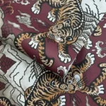 Papel de Colgadura Animal Print Vino para Comedor